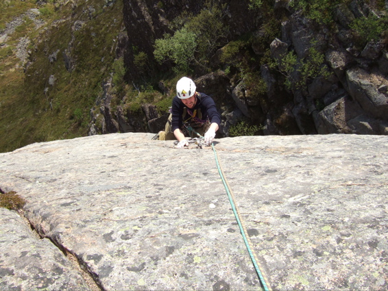 near the top of M&aring;nedans