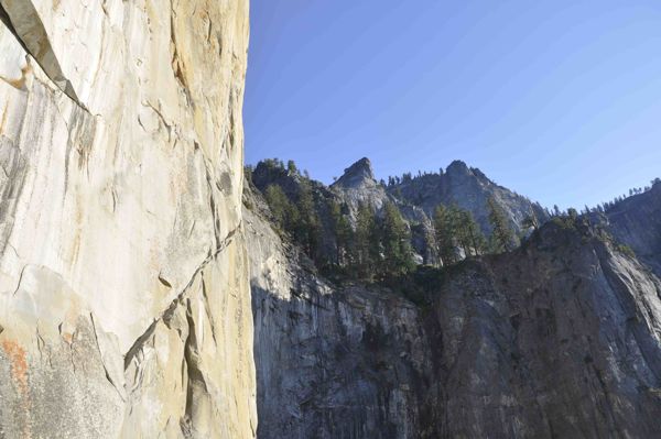 View_fr_AhwahneeLedge_LeaningTwer_Yosemite_sept09_RMcG_5105