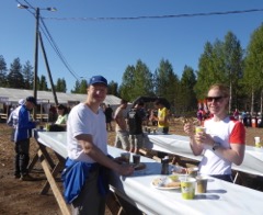 Conny_Frida_mealtime_Jukola_jun18_RMcG_P1130581c