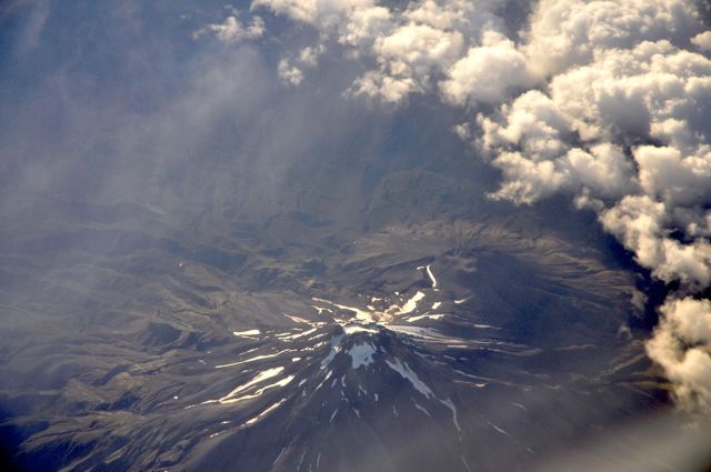 Egmont_from_air_110101_RMcG_9920w