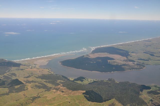PortWaikato_from_air_110108_RMcG_0196w