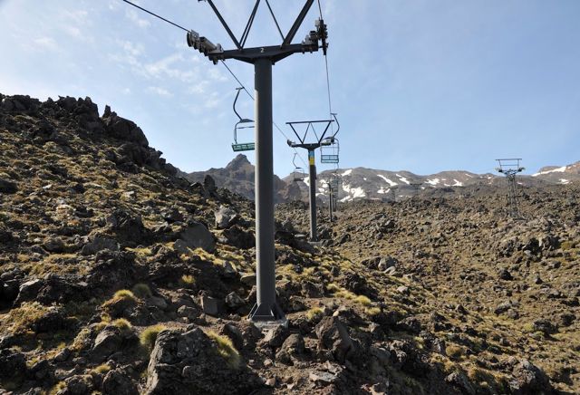 Whakapapa_chairlift_jan11_RMcG_0324c
