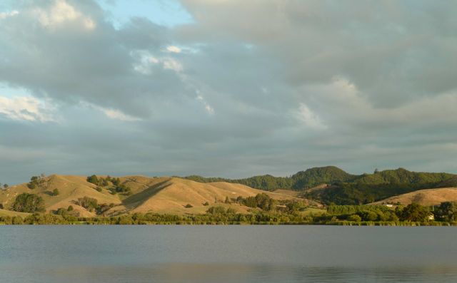 LakeHakanoa_Huntly_jan11_RMcG_30110c