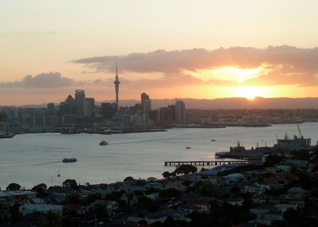 Sunset_from_MtVictoria_Akld_jan11_RMcG_30145c