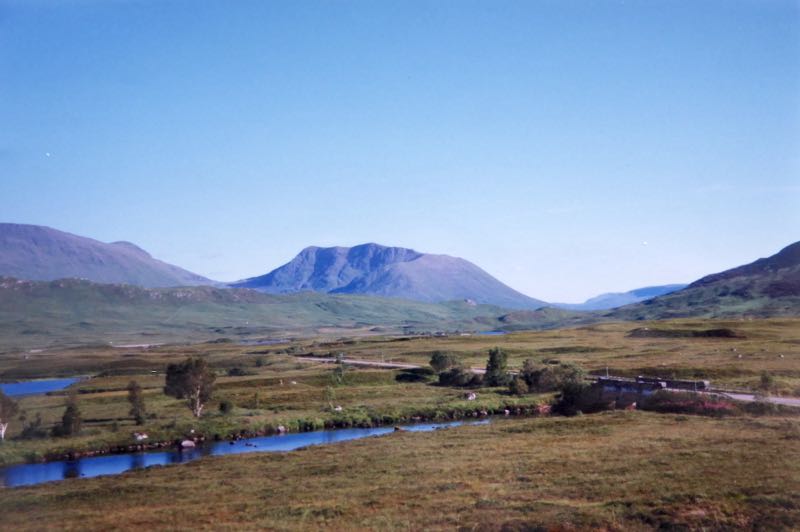 Beinn_an_Dothaidh_996m_from_RannochMoor_juli99_RMcG_P1000921