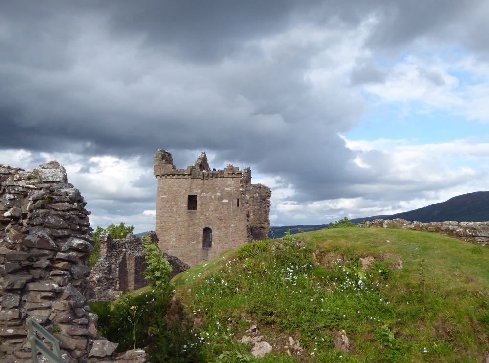 CastleUrquhart_150806_RMcG_P1010514c
