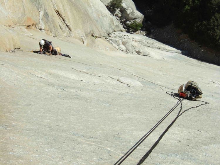 Hauling_p5_Dihedral_Yosemite_sept09_RMcG_F3741